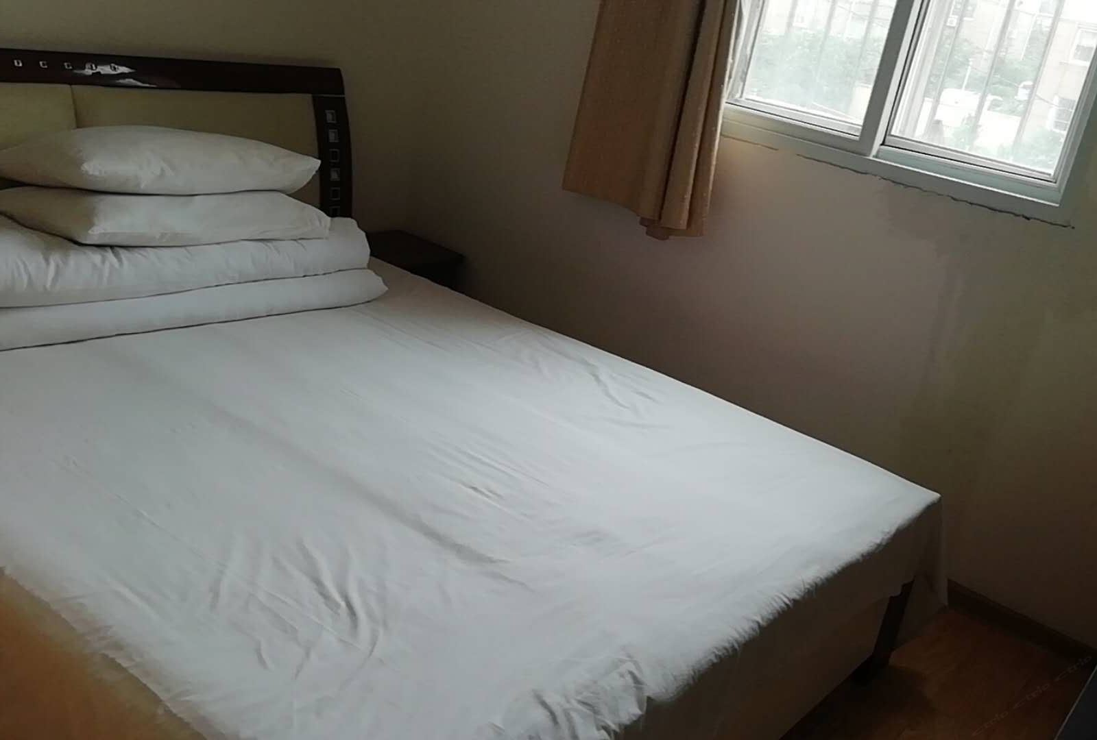 普通大床房