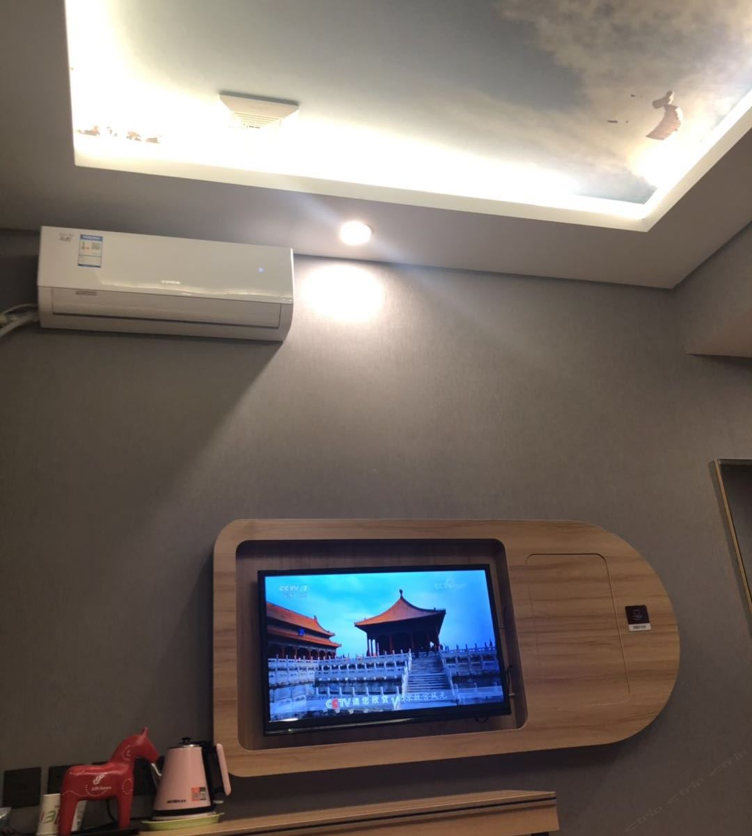 网游大床房