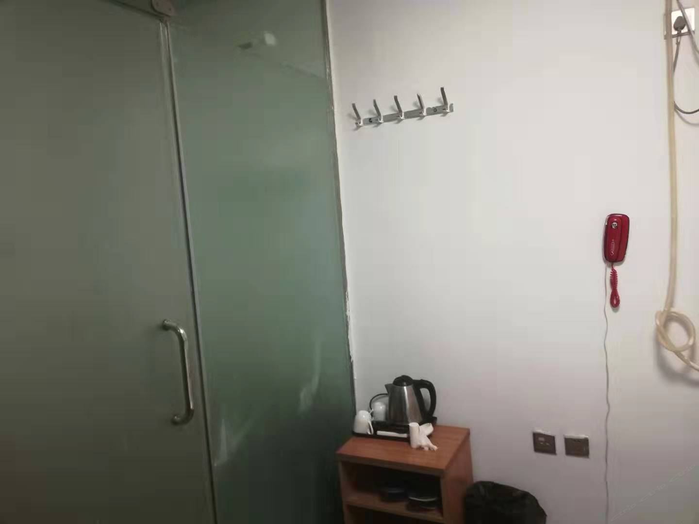 大床房(无窗)