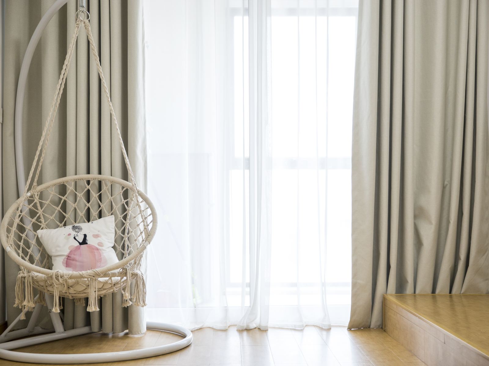 原木榻榻米大床房