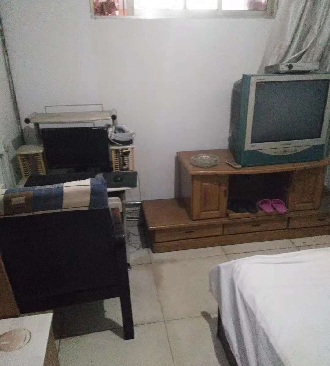 电脑大床房
