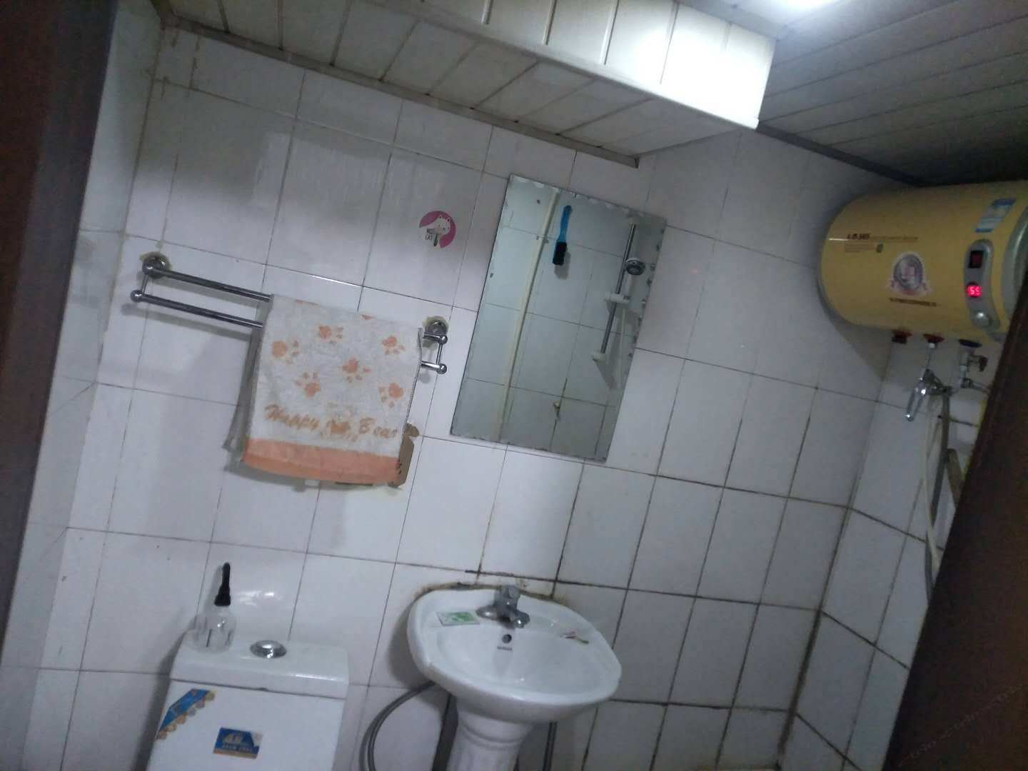 情侣大床房