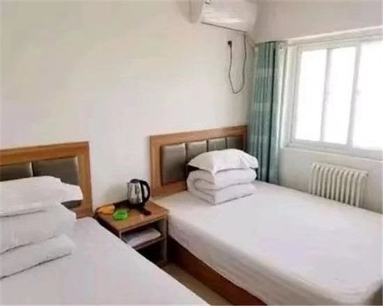 阳光双床房(公共卫浴)