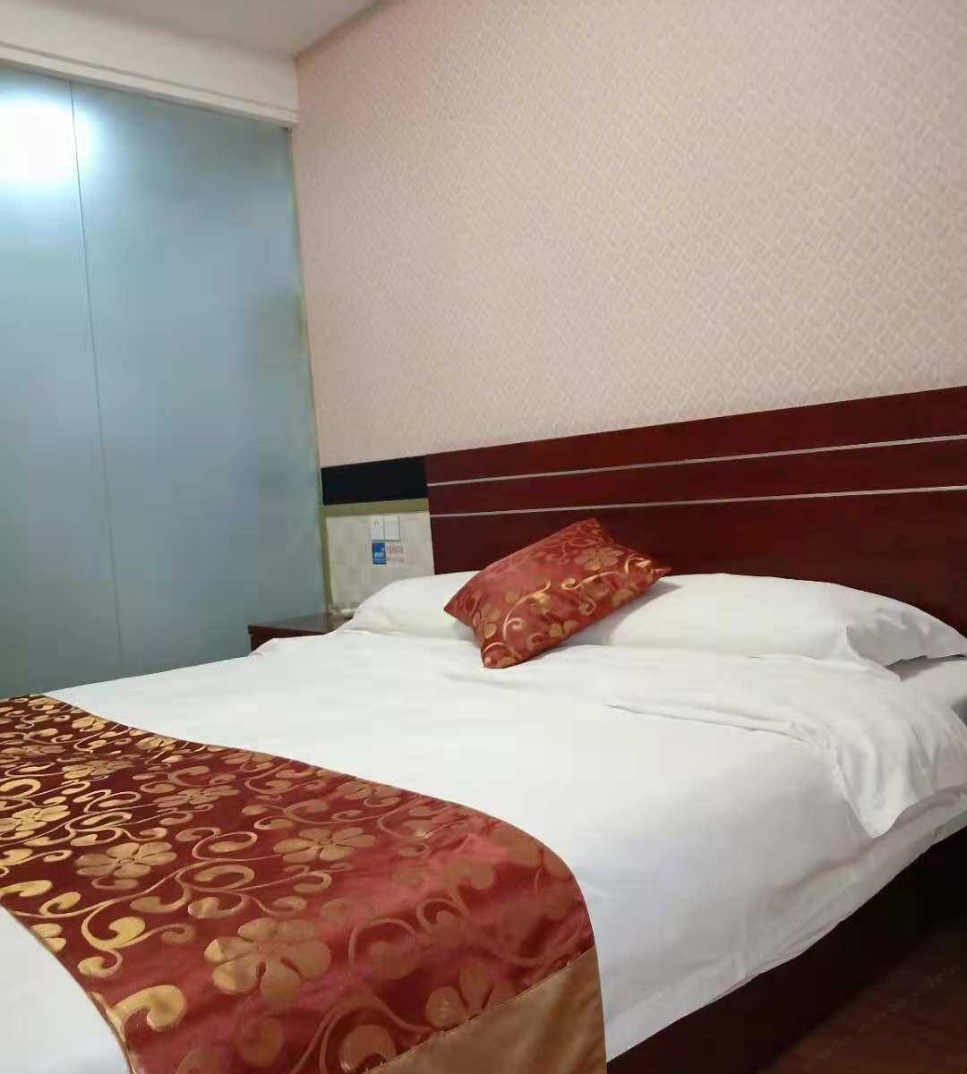 豪华大床房