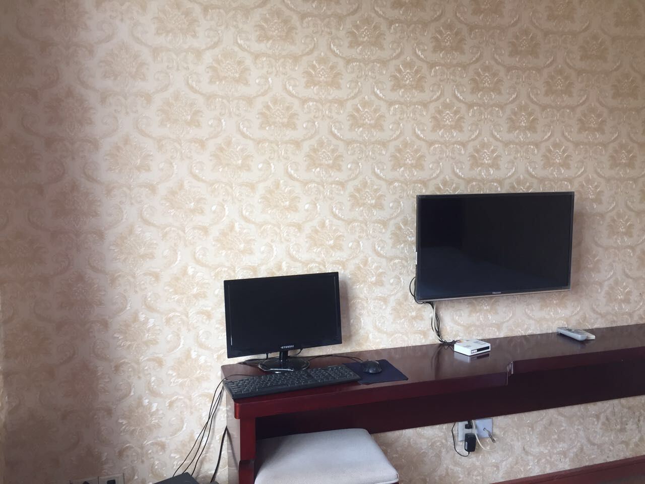 电脑双床房