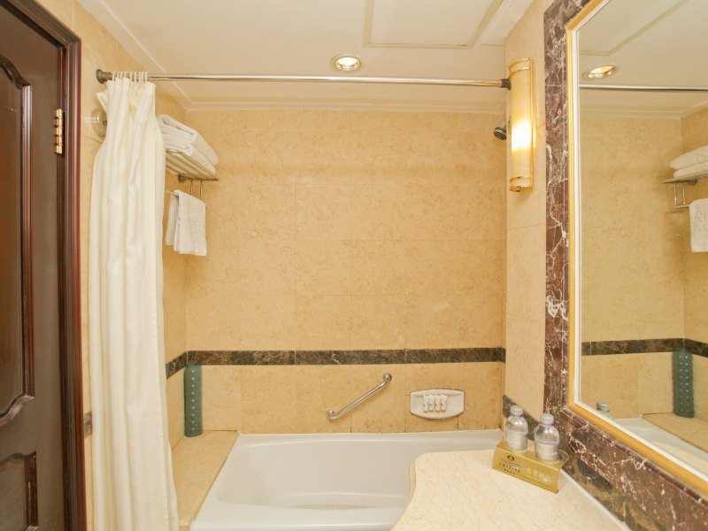 hotelPic