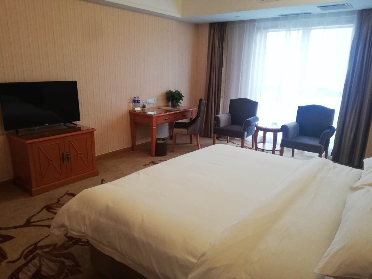 豪华大床房