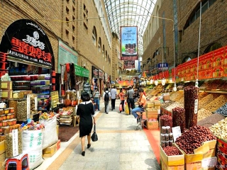 新疆旅游跟團(tuán)多少錢_新疆旅游花費(fèi)一般多少_新疆自由游價(jià)格多少