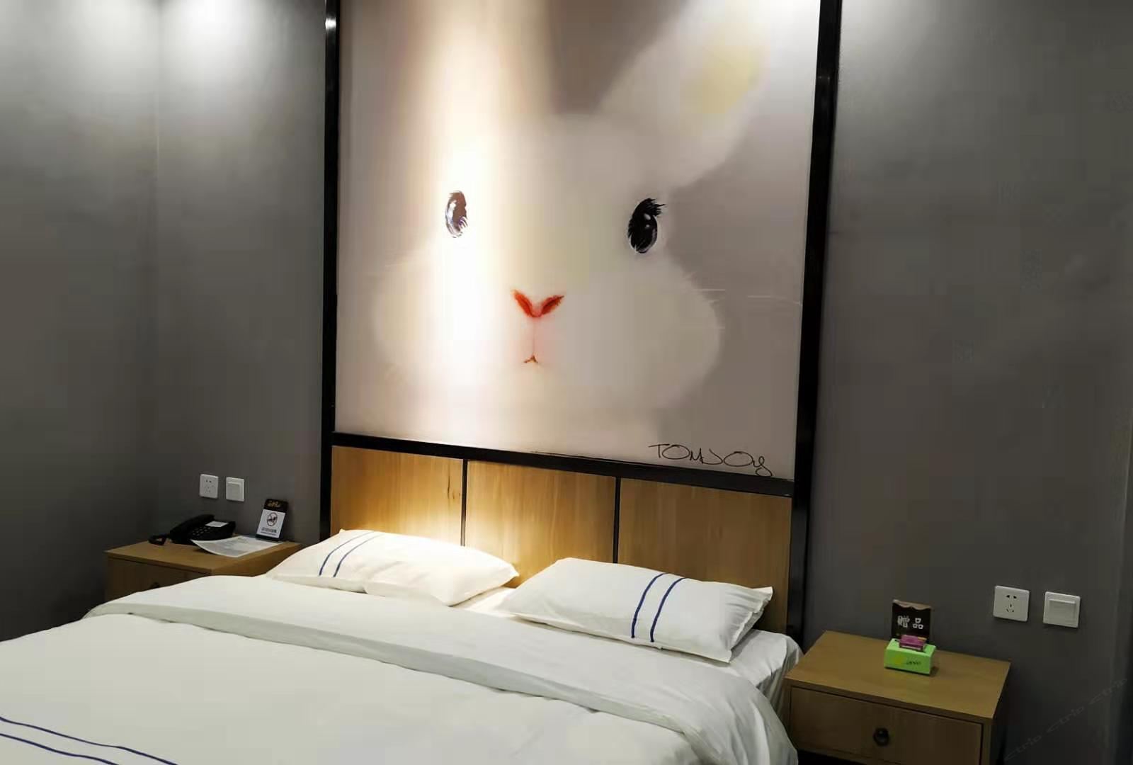 经典大床房
