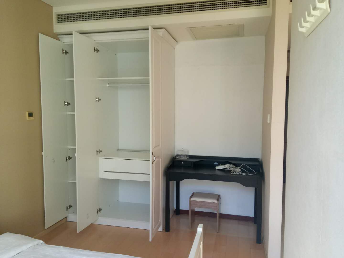 雅泰舒适大床房