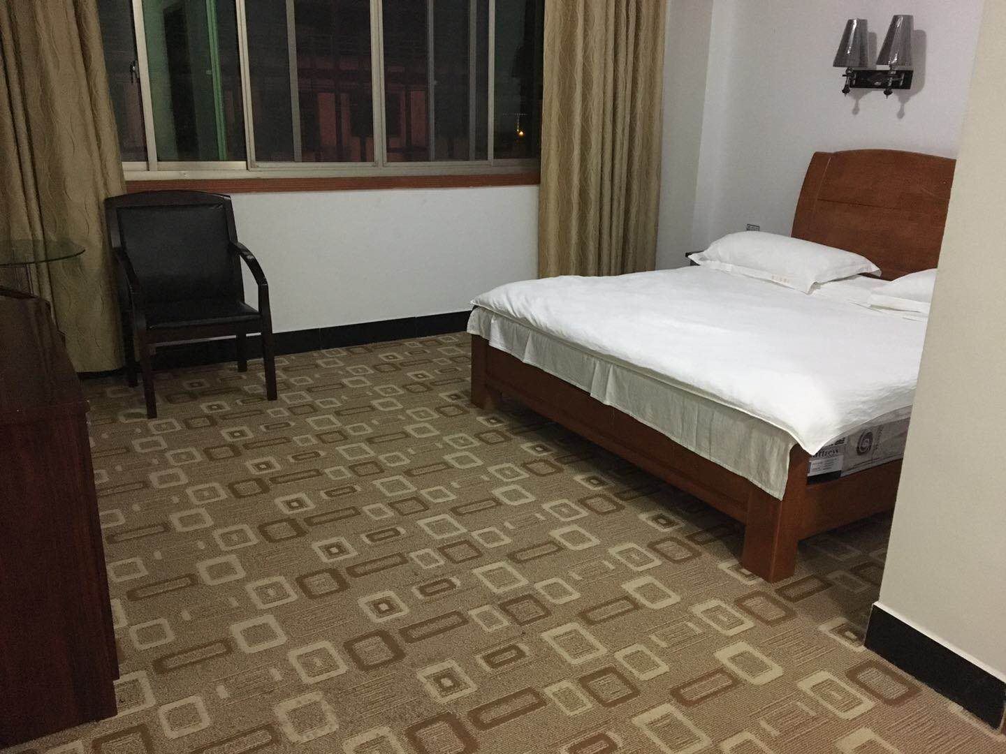 豪华大床间