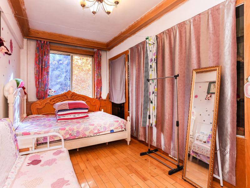 hotelPic