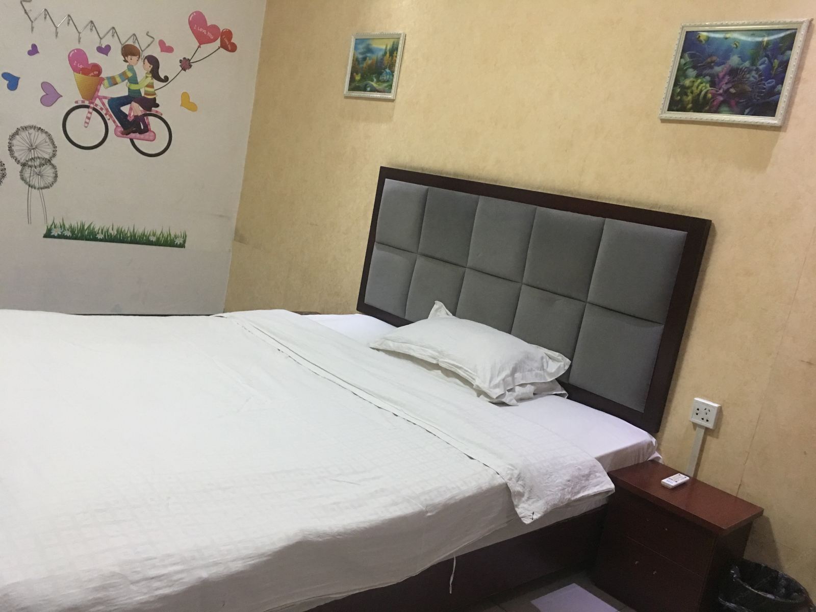 豪华大床房