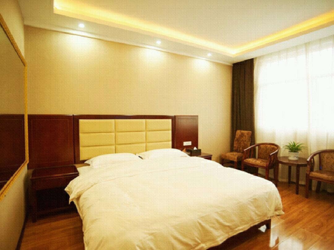 豪华大床房