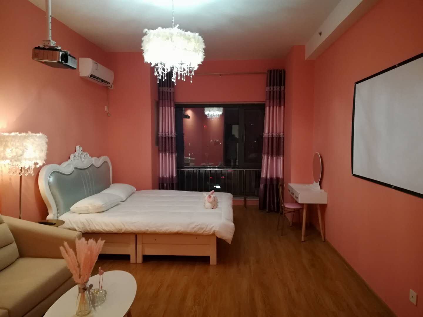 粉红之恋巨幕投影房