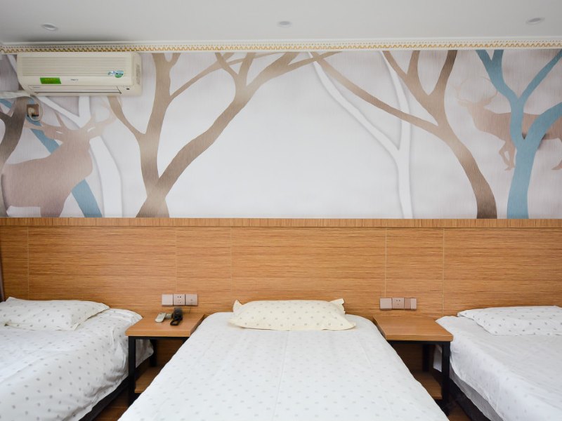 hotelPic