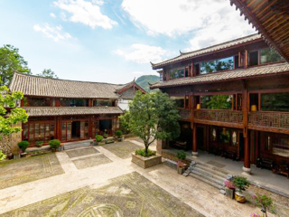 麗江瀘沽湖跟團(tuán)游與自由行_麗江瀘沽湖游組團(tuán)_去麗江瀘沽湖旅游多少錢(qián)