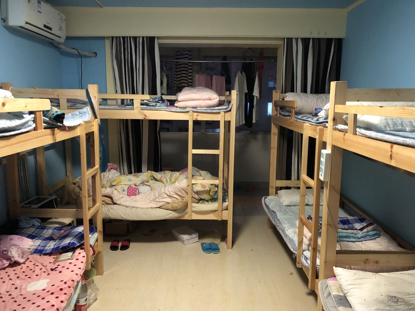 女生舒适八人间(床位)