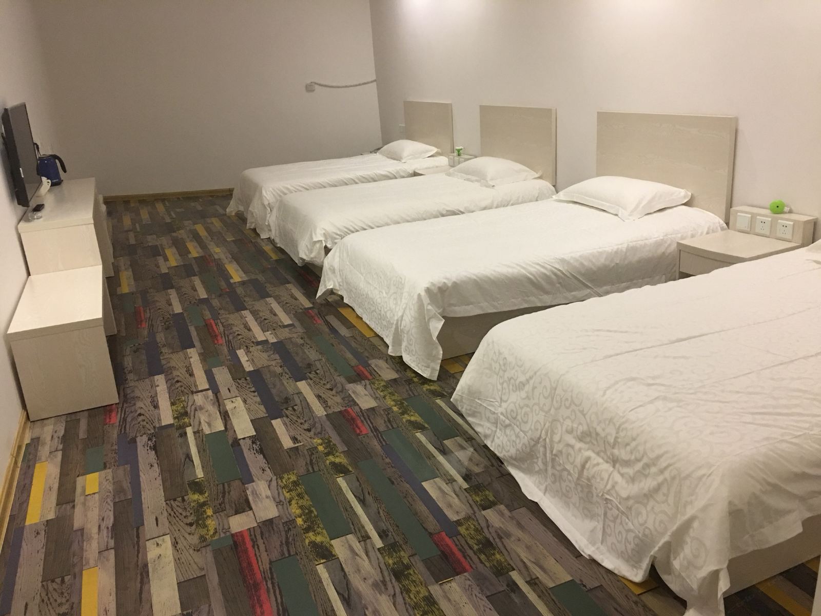 四人间