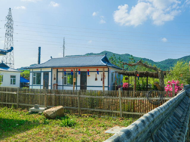  长白山北坡-金达莱民俗村--火山温泉部落--露水河国际狩猎场-中朝