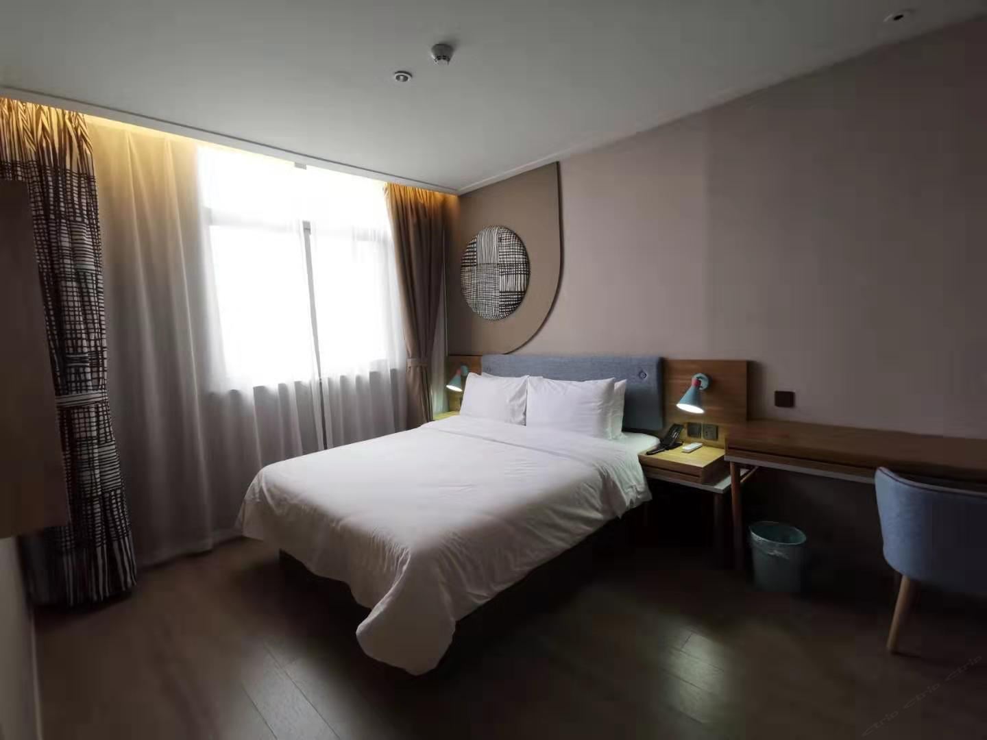 书香雅居庭院大床房
