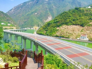 重慶跟團(tuán)游與自由行_重慶旅游幾月份最便宜_重慶幾月份適合旅游