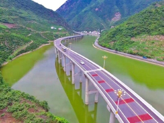 重慶跟團(tuán)游與自由行_重慶旅游幾月份最便宜_重慶幾月份適合旅游