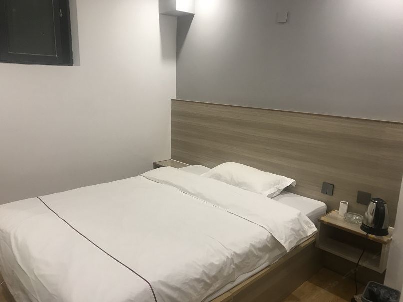 经济大床房