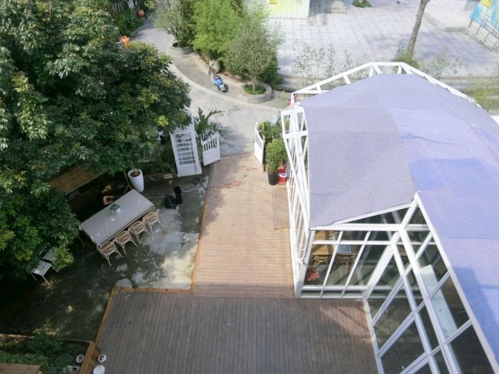 301天台大床房