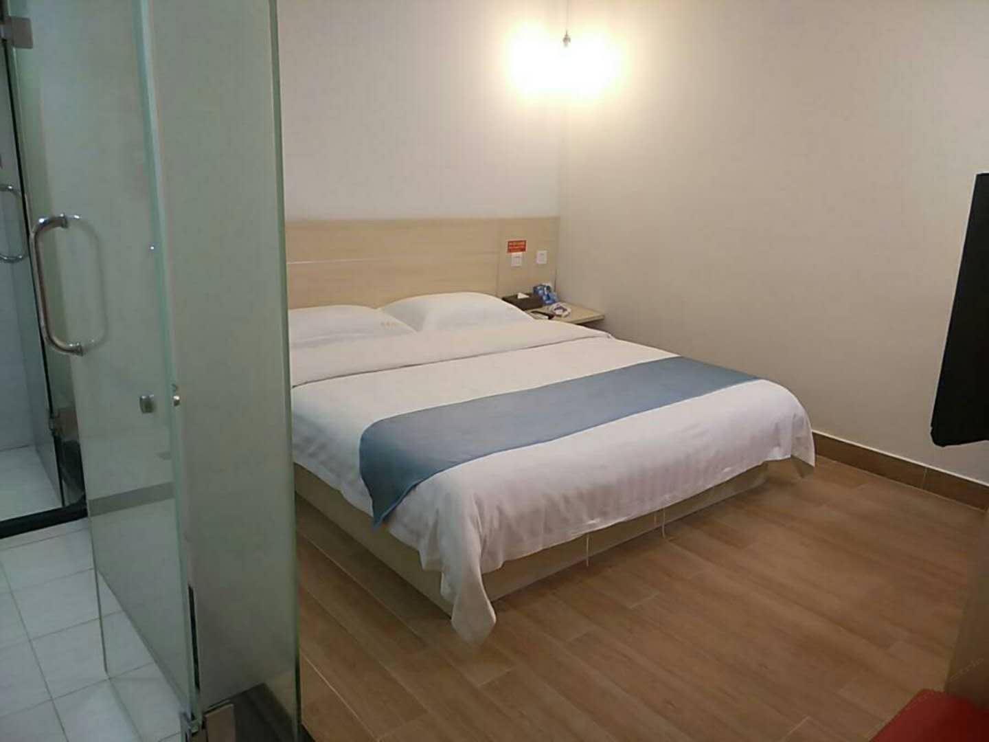 标准大床房