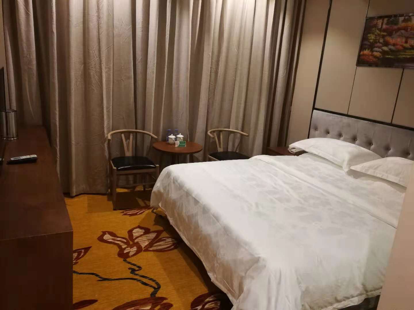 高级豪华大床房