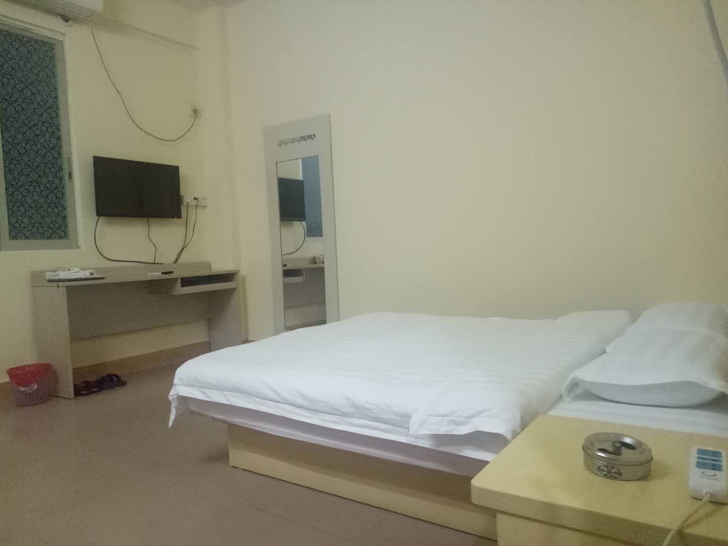 高级大床房