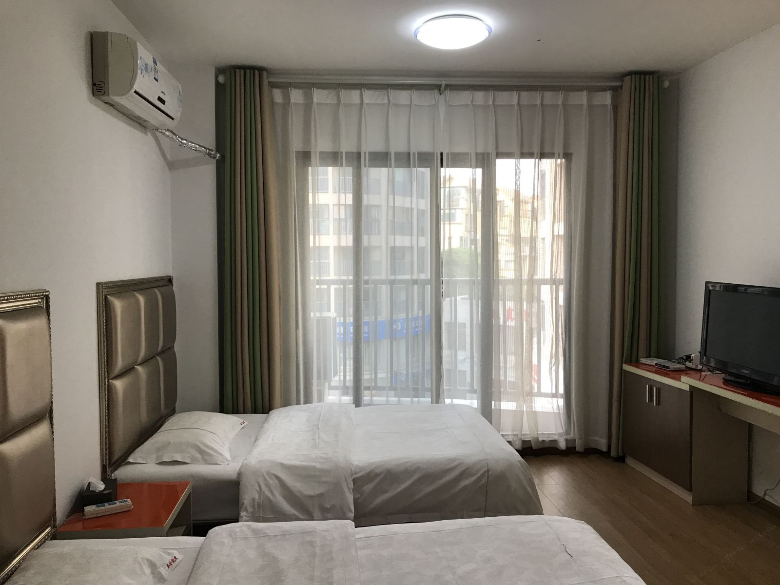 标准双床房