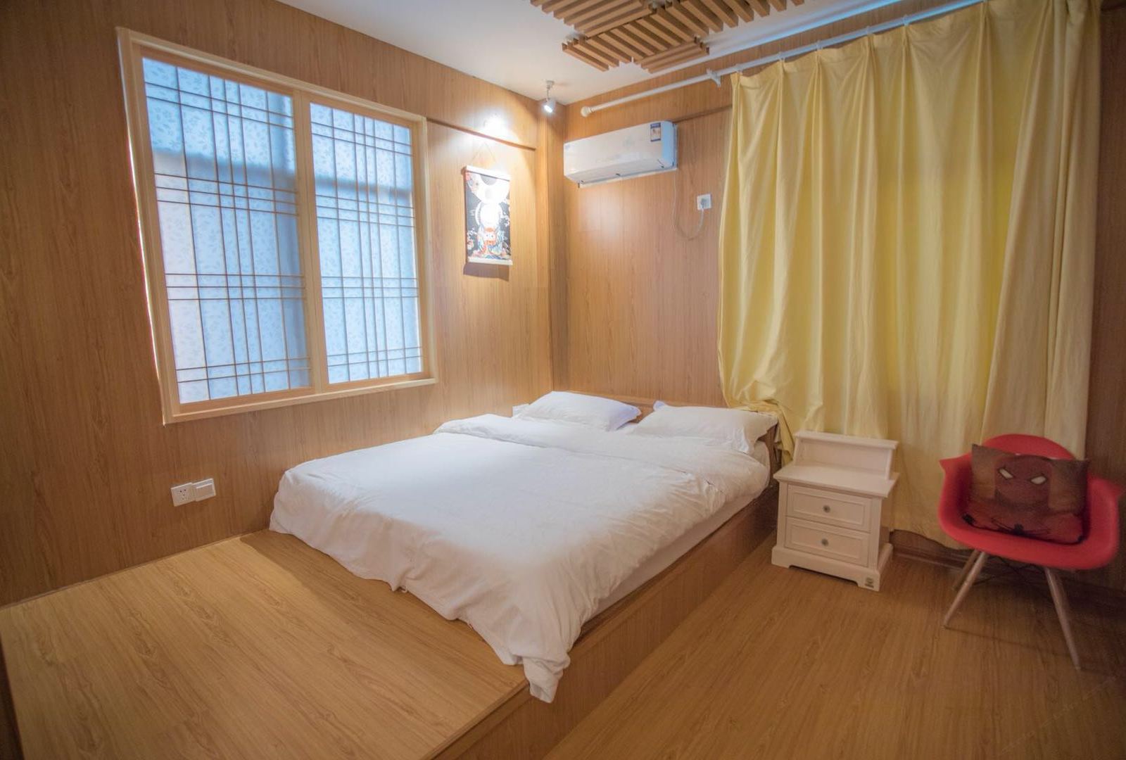 日式木屋主题房