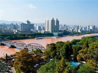 新疆旅游花費(fèi)一般多少_新疆旅游報(bào)團(tuán)價(jià)格_去新疆旅游要多少錢