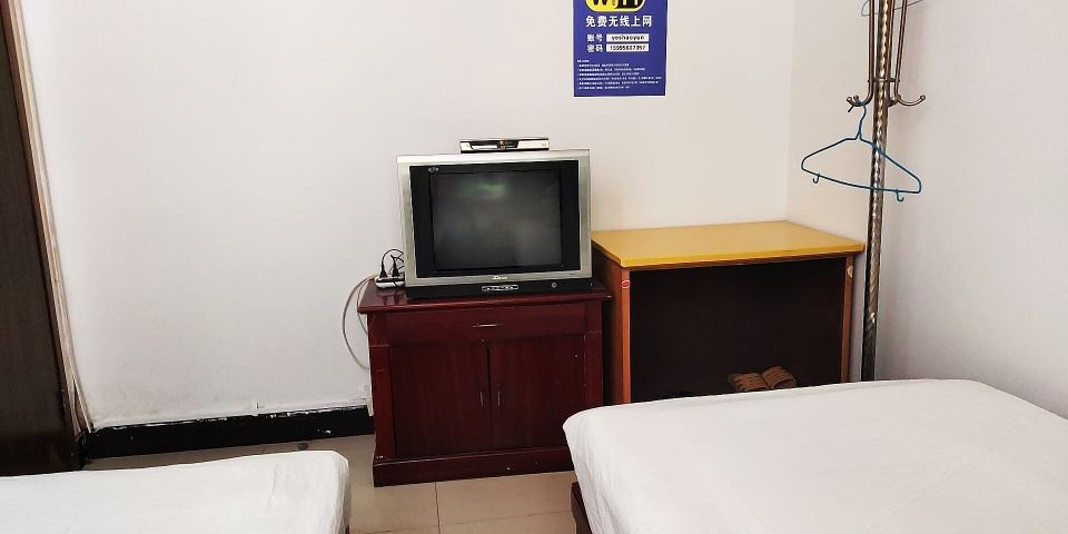 双人间(空调另收公共卫浴)