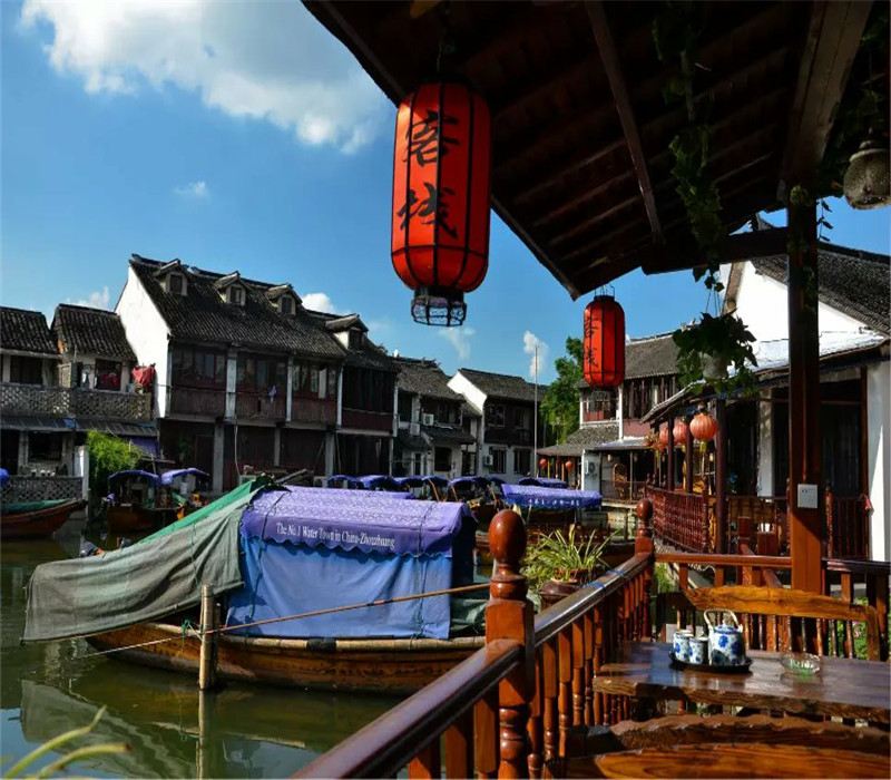临河景观雕花大床房(独院式)