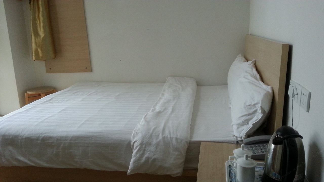 电脑大床房