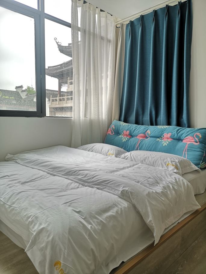 榻榻米大床房
