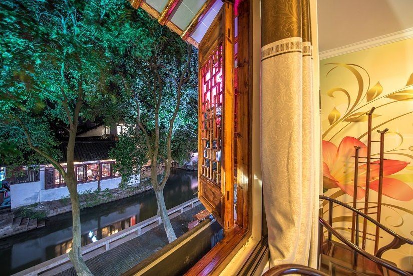 临河观景大床房