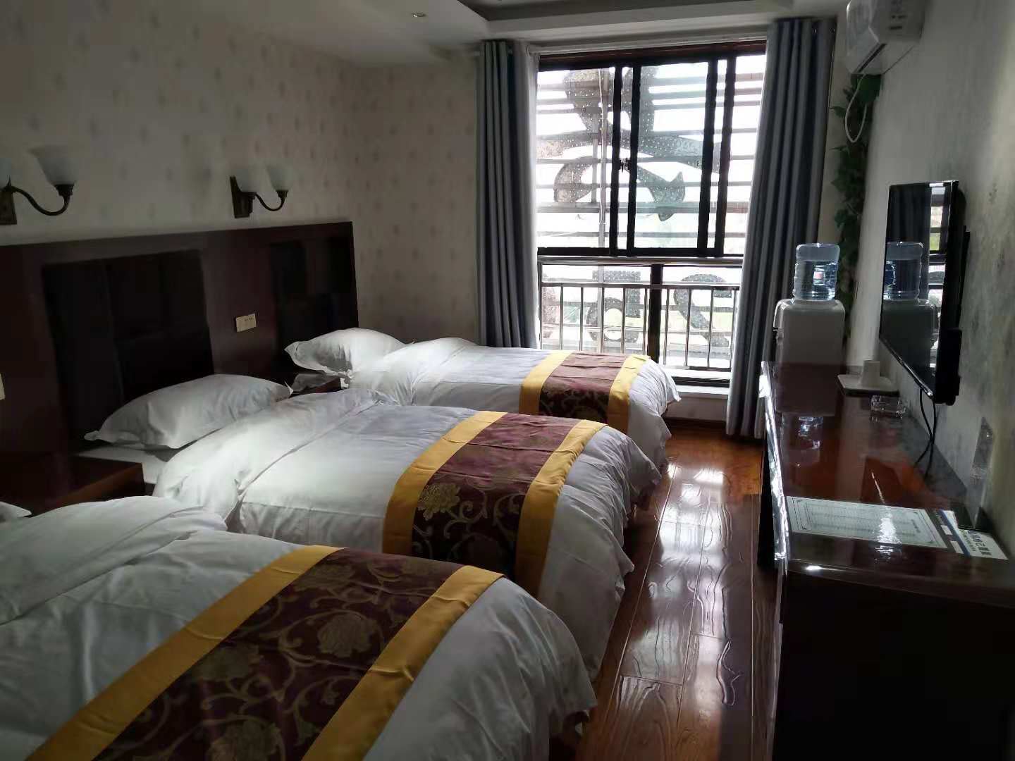 三人房