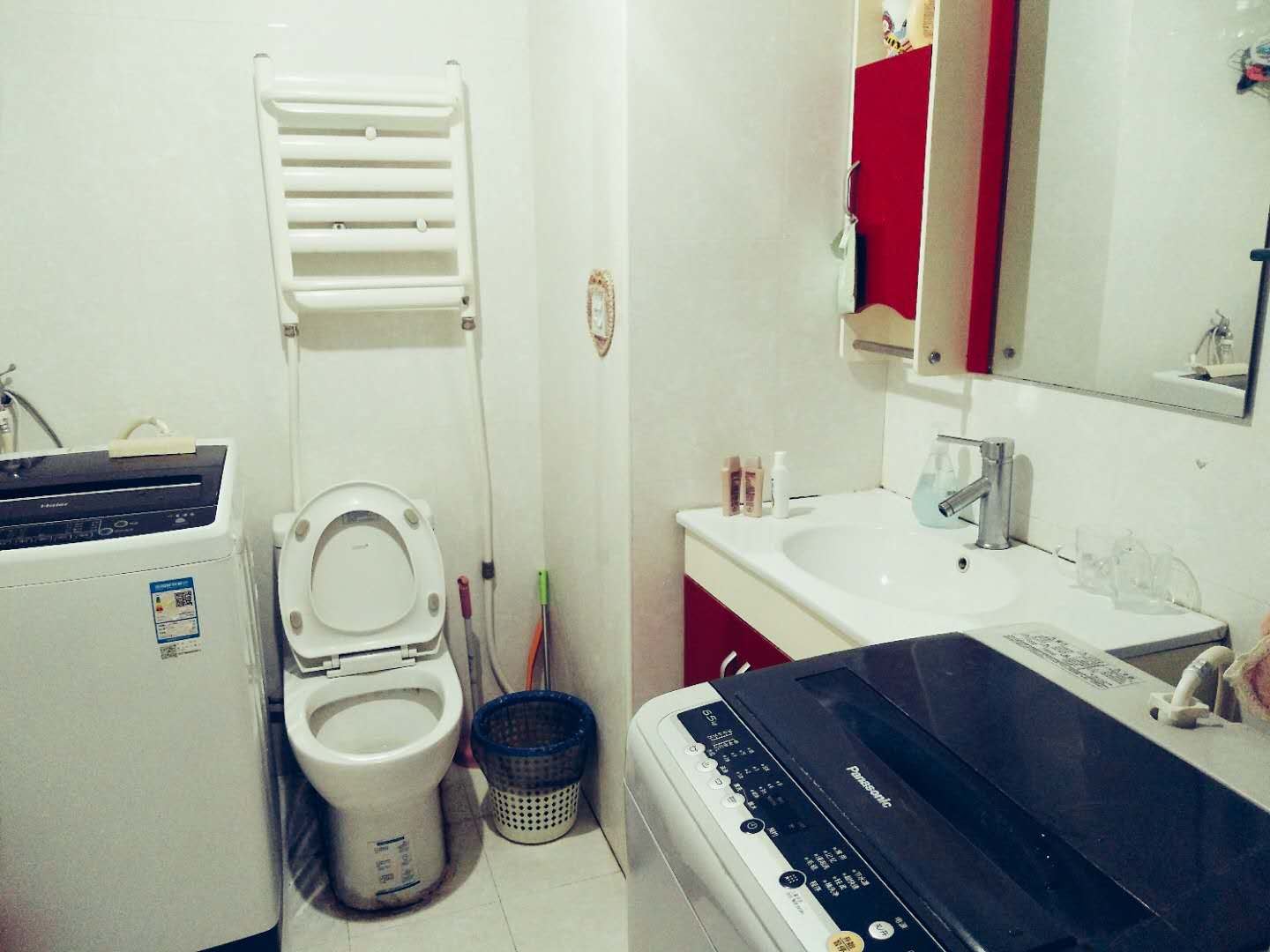 舒适观影大床房(公共卫浴)