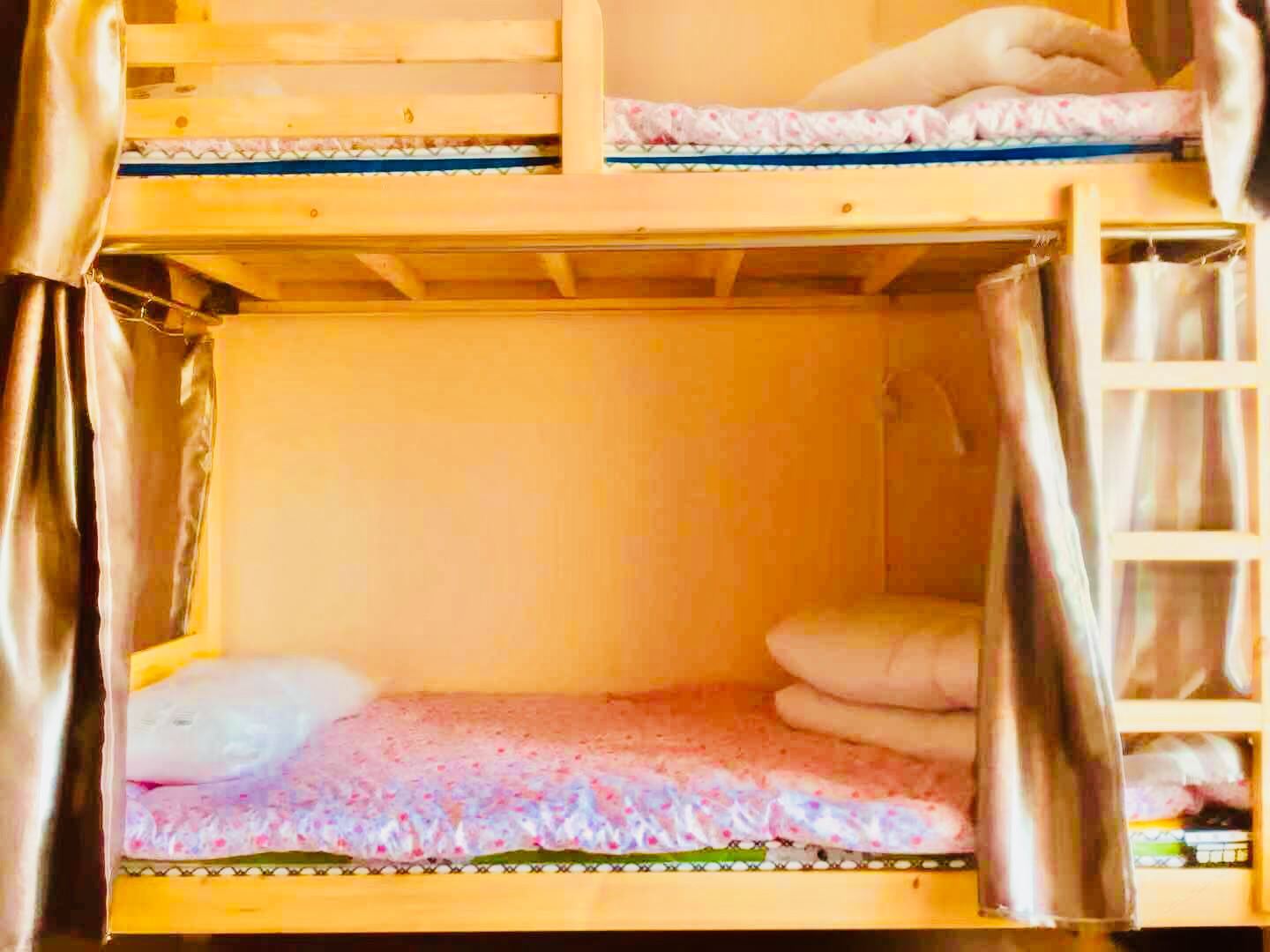 六人间(床位)(公共卫浴)