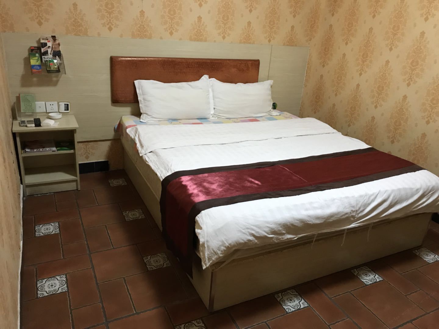 温馨大床房(无窗)