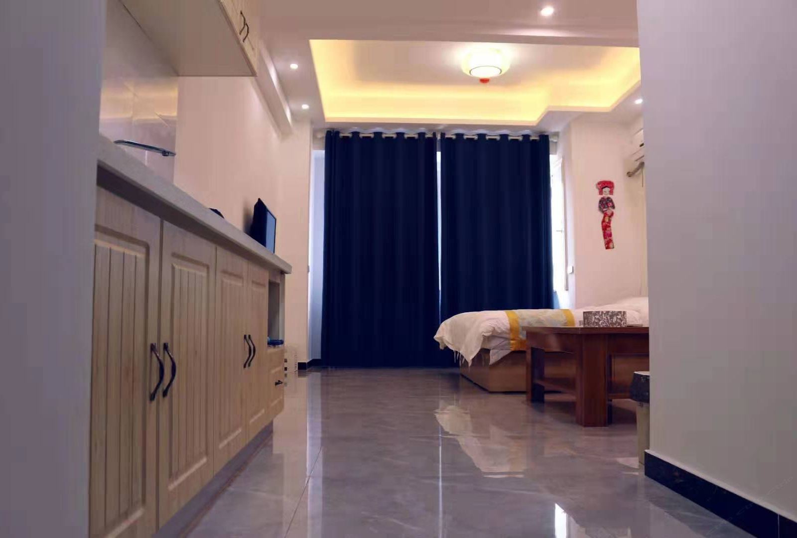 原木情缘大床房
