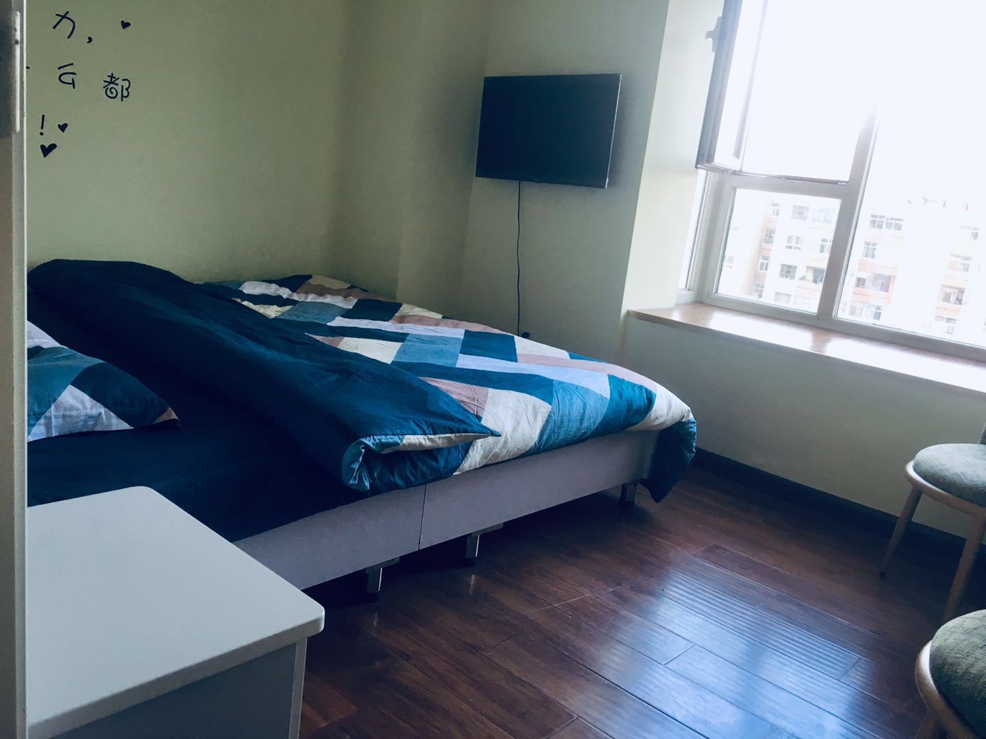 龙腾欧式豪华大床房(公共卫浴)