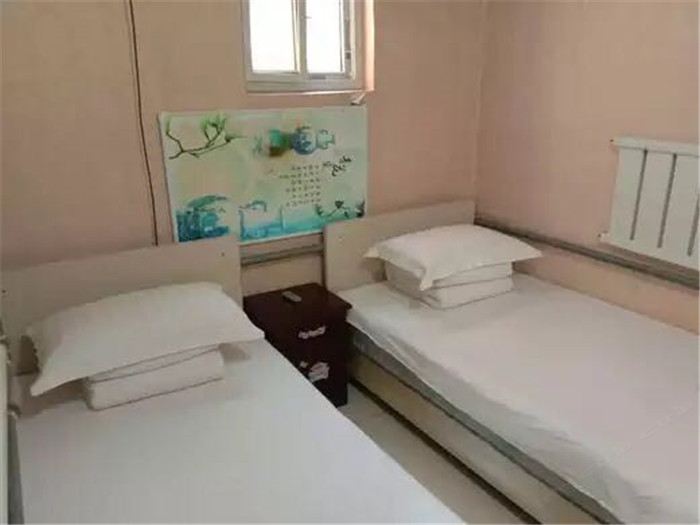 标准双床房