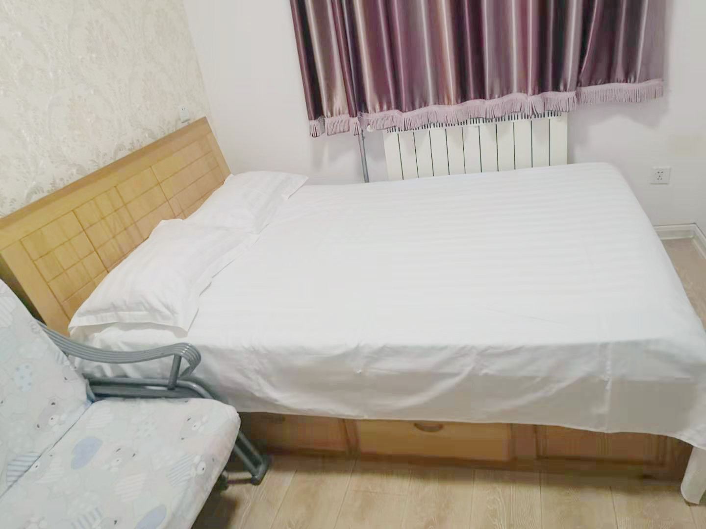 经济大床房(公共卫浴)