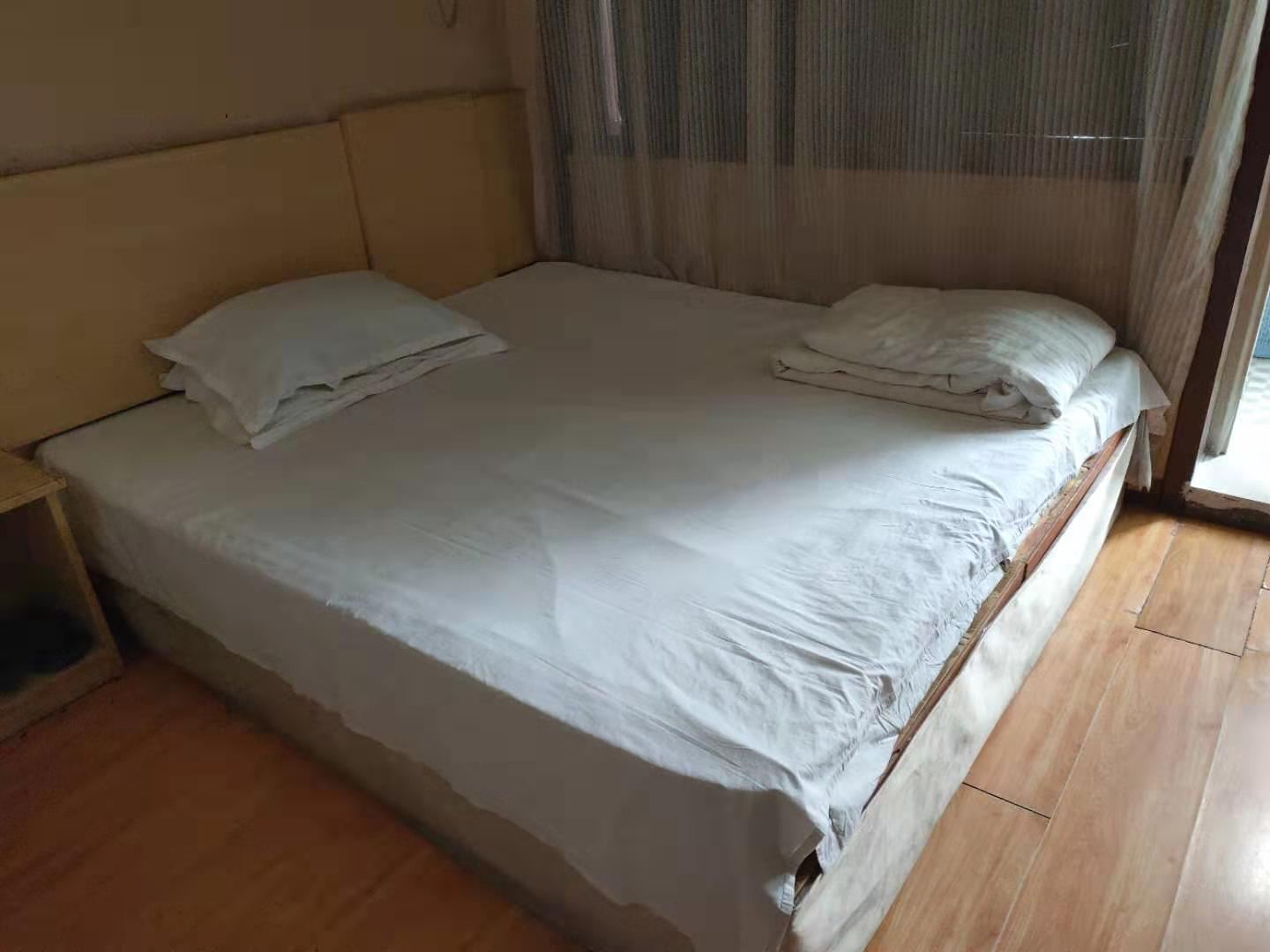 豪华大床房