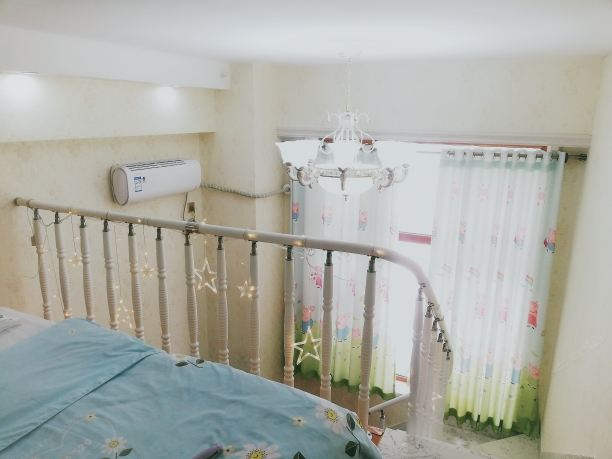 清新主题loft大床房